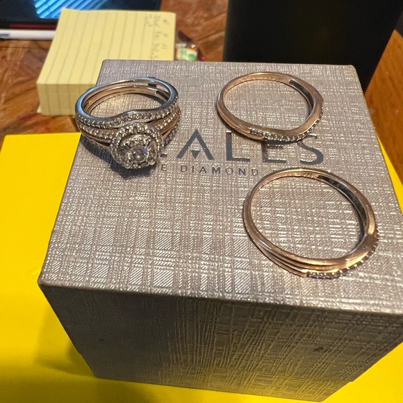 Beautiful wedding ring with add ons. Rose gold and diamonds - Picture 2 of 12